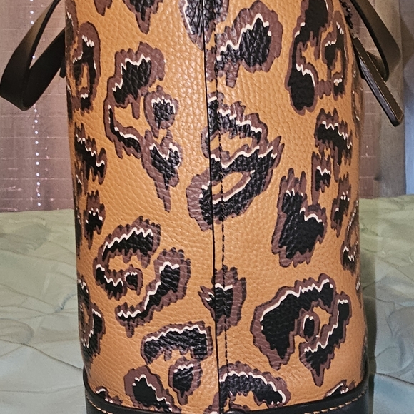 Coach 1941 Wildbeast Gotham sample tote - Picture 8 of 16